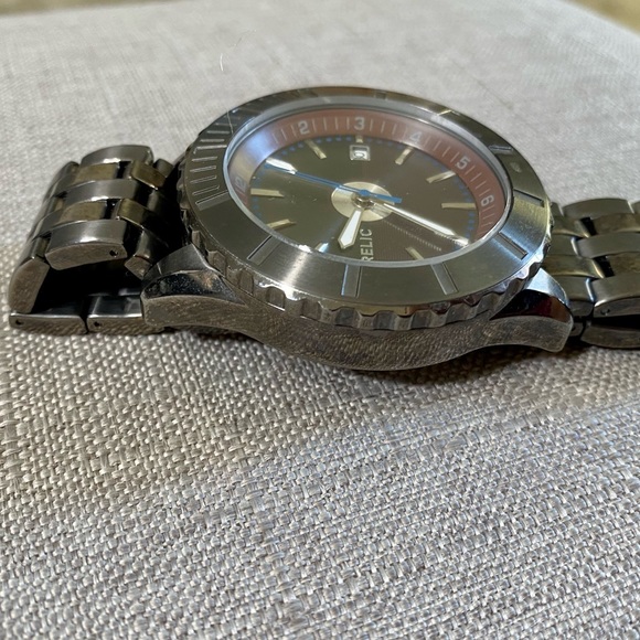 Men’s stainless steel RELIC watch, needs battery - Picture 3 of 12